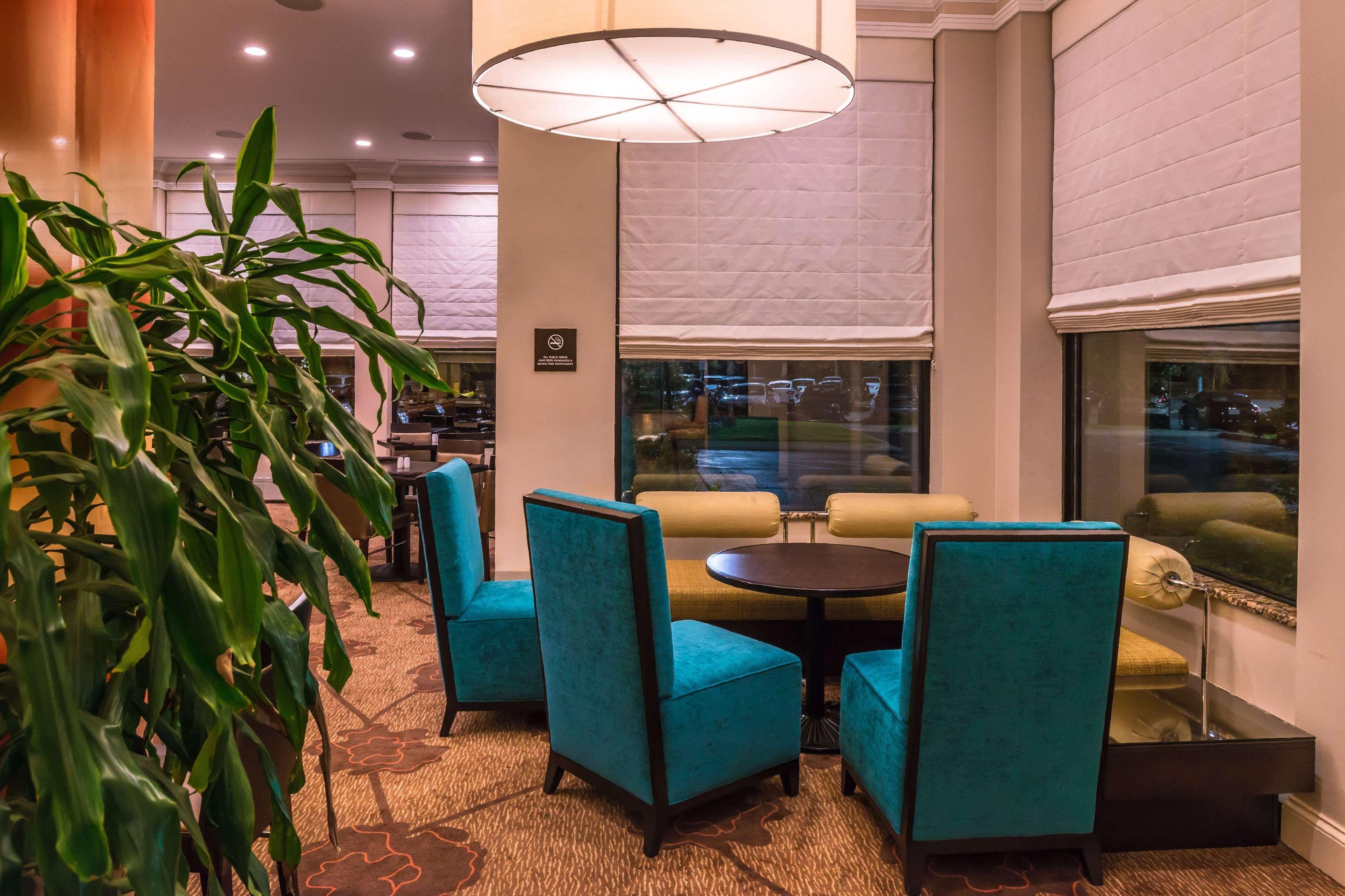 Hilton Garden Inn Detroit Southfield Exterior foto