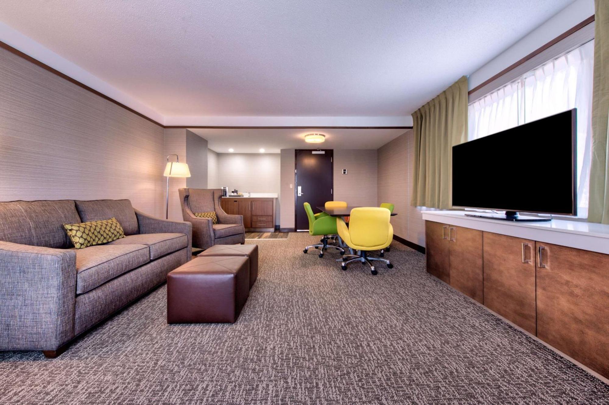 Hilton Garden Inn Detroit Southfield Exterior foto
