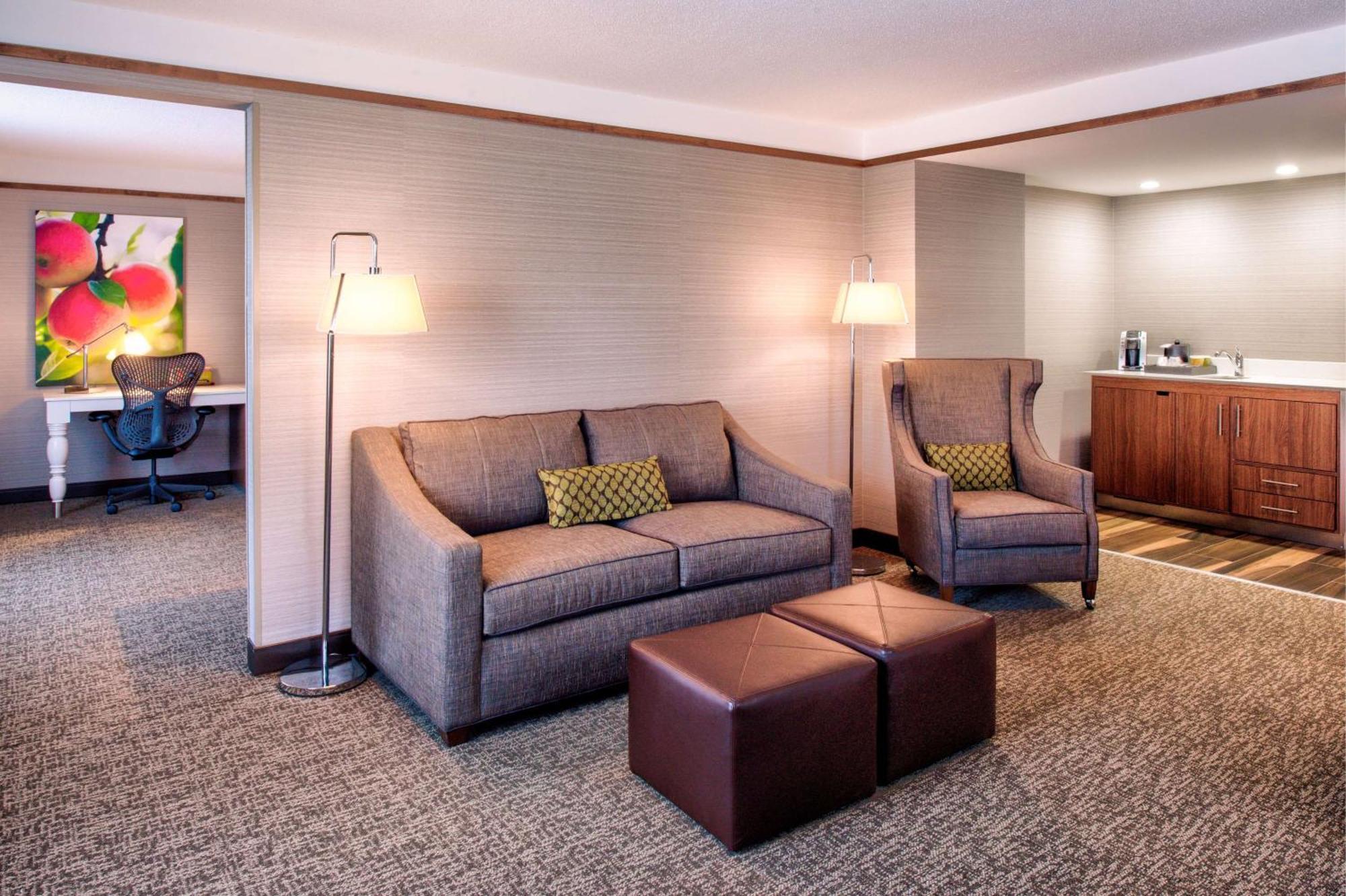 Hilton Garden Inn Detroit Southfield Exterior foto