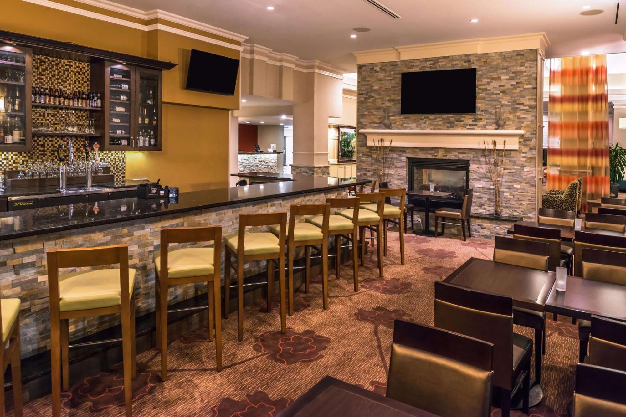 Hilton Garden Inn Detroit Southfield Exterior foto